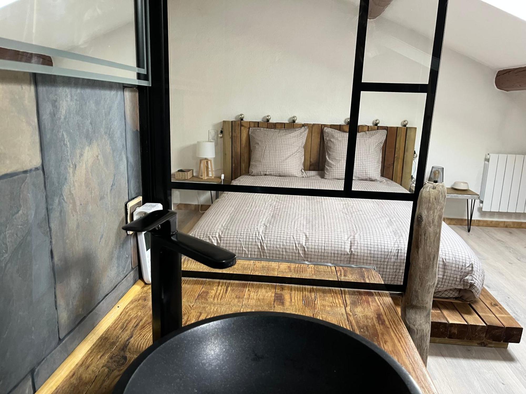 Duplex Lumineux Sur Gde Terrasse, Balneo Double, Parking Prive, Clim, Local Velos Entraigues-sur-la-Sorgue Kültér fotó