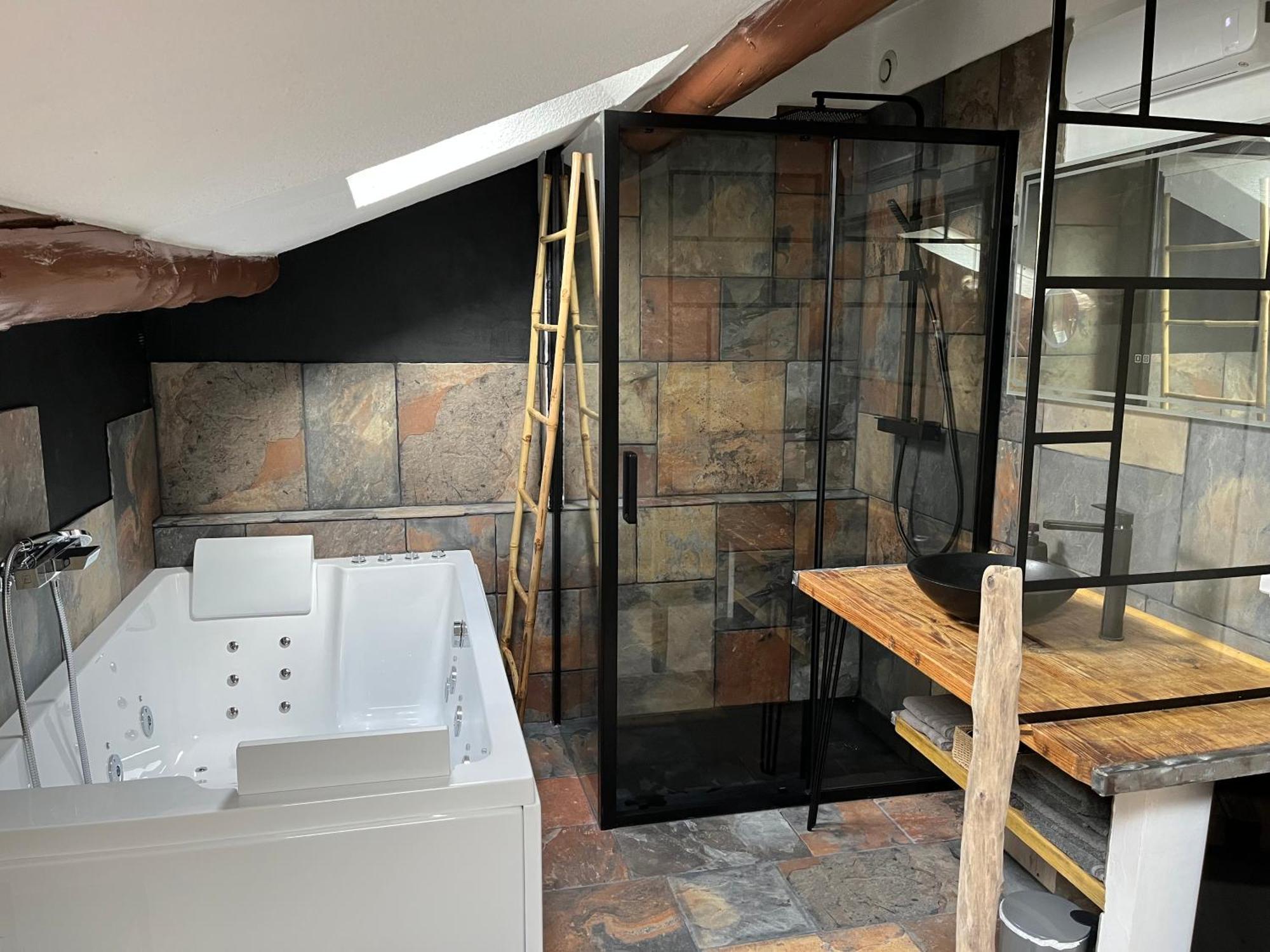 Duplex Lumineux Sur Gde Terrasse, Balneo Double, Parking Prive, Clim, Local Velos Entraigues-sur-la-Sorgue Kültér fotó